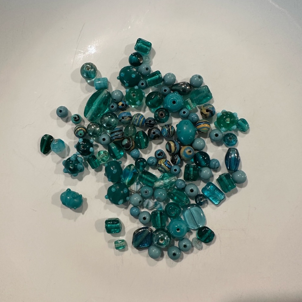 Assorted Teal Beads Lot for jewelry making - Picture 8 of 8